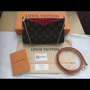 LV Pallas Clutch
